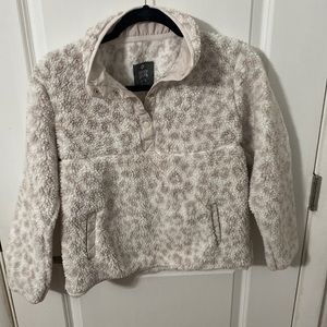 Girls pullover with pockets